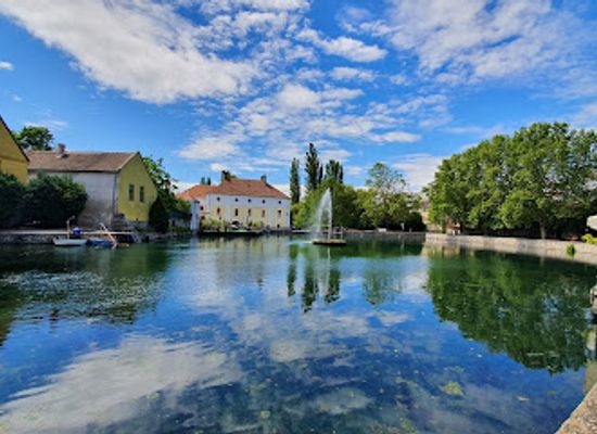 hungary/balaton-uplands-national-park/landmark/tapolcai-tavasbarlang-latogatokozpont