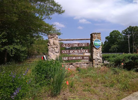 tennessee/west-tennessee/landmark/old-stone-fort-state-archaeological-park
