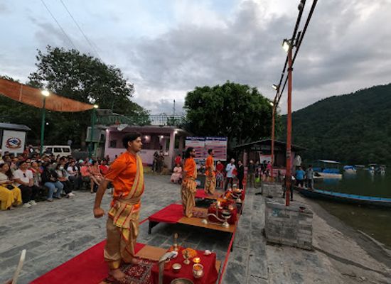 nepal/pokhara/phewa-lake/landmark/aarti-at-phewa-lake