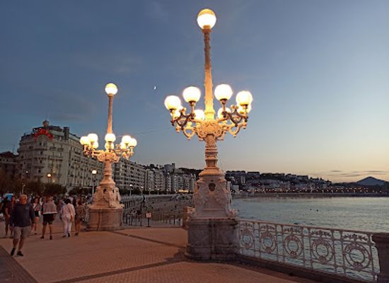 spain/san-sebastian/centro/landmark/kontxa-pasealekua