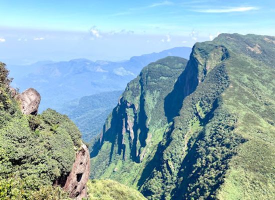 sri-lanka/knuckles-mountain-range/landmark/gombaniya-1906m
