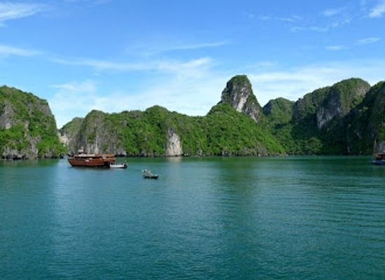 vietnam/cat-ba-island/landmark/cat-ba-local