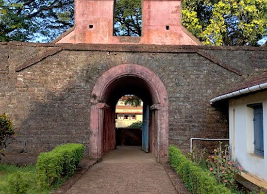 india/south-india/landmark/thalassery-fort