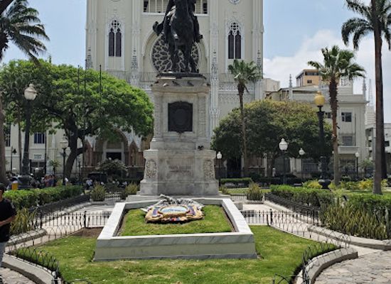 ecuador/guayas-region/landmark/plaza-guayarte