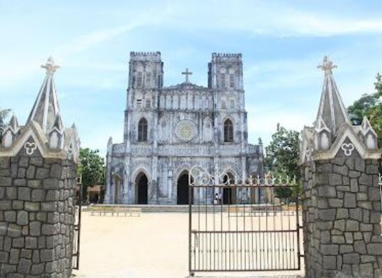 vietnam/south-central-coast/landmark/nha-tho-mang-lang