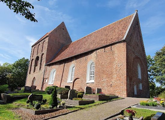 germany/east-frisia/landmark/der-schiefe-turm-von-suurhusen