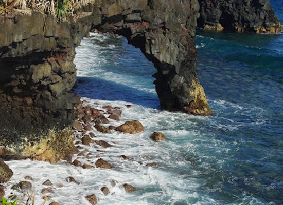 samoa/lalomanu-beach/landmark/lava-field-coastal-walkway