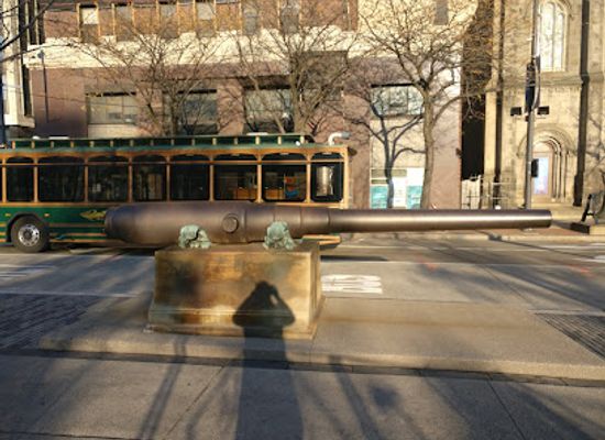 ohio/cleveland/landmark/cannon