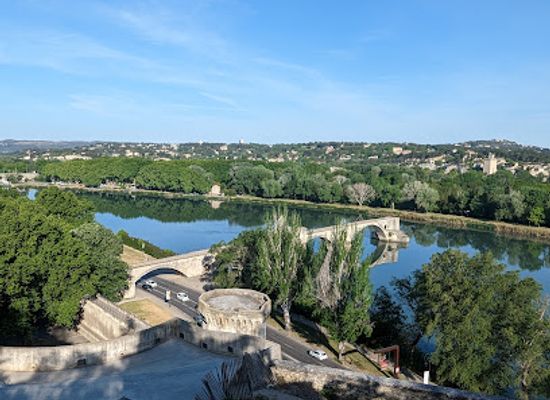 france/avignon/pont-saint-benezet/landmark/point-de-vue-direction-pont-d-avignon