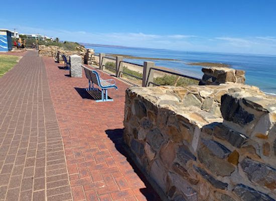 australia/south-east-south-australia/landmark/surfers-memorial