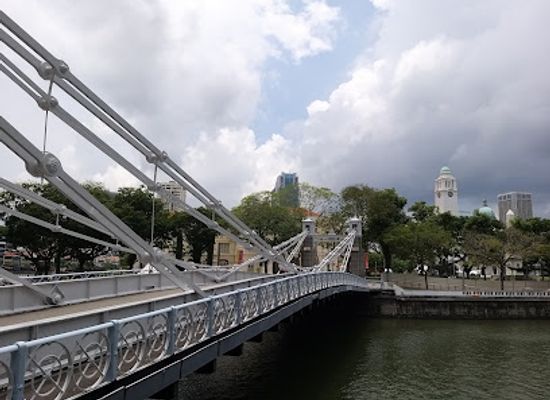 singapore/chinatown/landmark/cavenagh-bridge