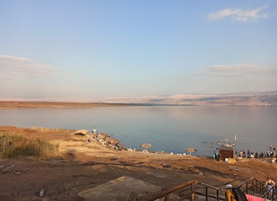 jordan/dead-sea-region/landmark/morze-martwe-bezplatna-plaza-i-solne-kry