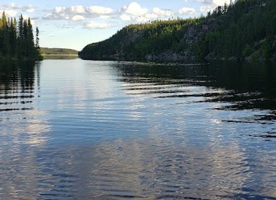 canada/cariboo/landmark/reindeer-lake