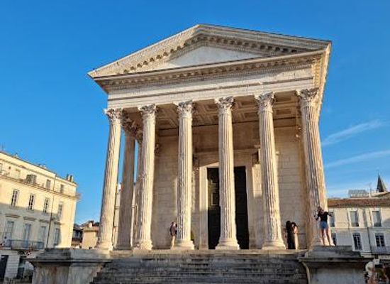 france/avignon/landmark/maison-carree