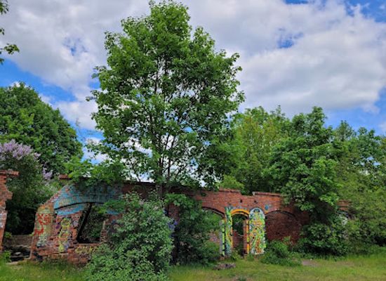 poland/poznan/landmark/ruiny-posiadlosci-mielochow