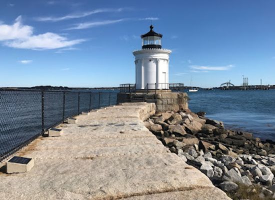 maine/south-portland/landmark/bug-light