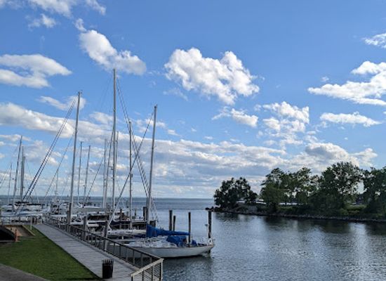 connecticut/stamford/landmark/beer-garden-at-shippan-landing