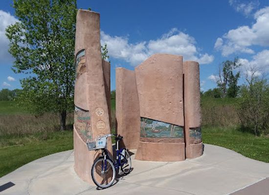 iowa/council-bluffs/landmark/western-historic-trails-center