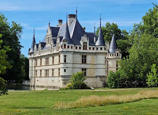 france/centre-val-de-loire/landmark/chateau-d-azay-le-rideau