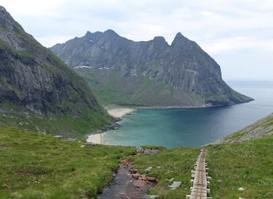 norway/lofoten-islands/landmark/kvalvika-beach
