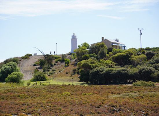 australia/coorong/landmark/point-malcolm-lighthouse