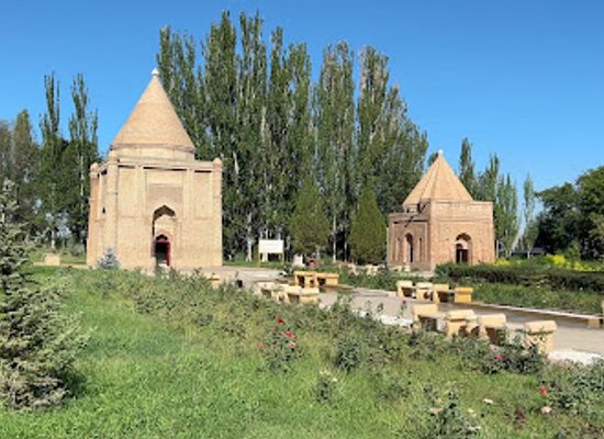 kazakhstan/chundja-canyon/landmark/aisha-bibi-mausoleum