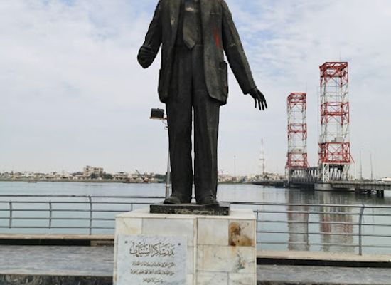 iraq/basra-region/landmark/statue-of-badr-shakir-al-sayyab