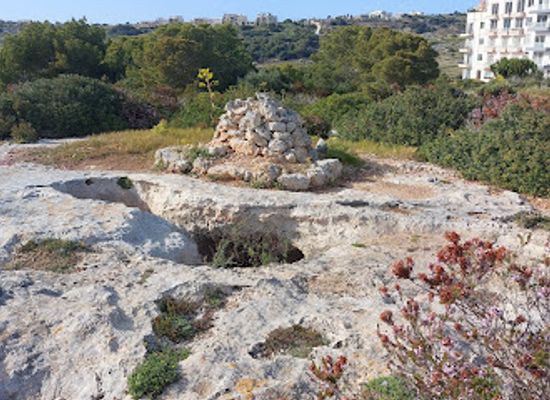 malta/mgarr/landmark/neolithic-tombs