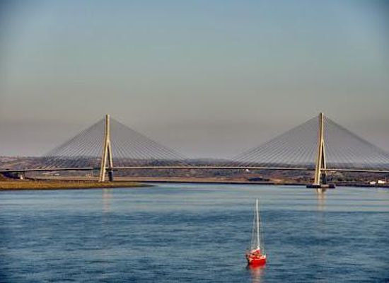 spain/andalusia/landmark/guadiana-international-bridge