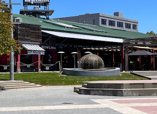california/oakland/downtown-oakland/landmark/jack-london-square
