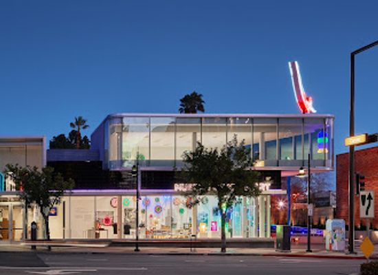 california/glendale/landmark/museum-of-neon-art