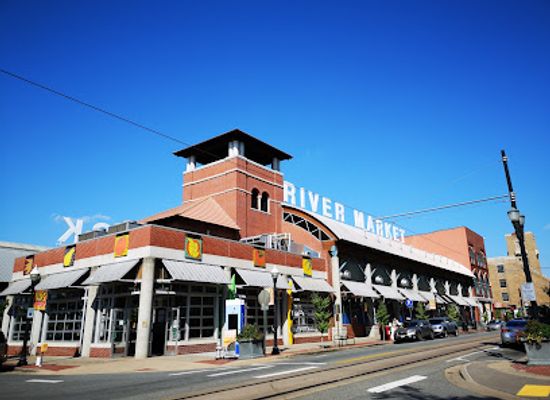 arkansas/little-rock/landmark/river-market-pavilions
