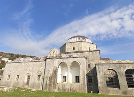 albania/kelmendi/landmark/xhamia-e-plumbit