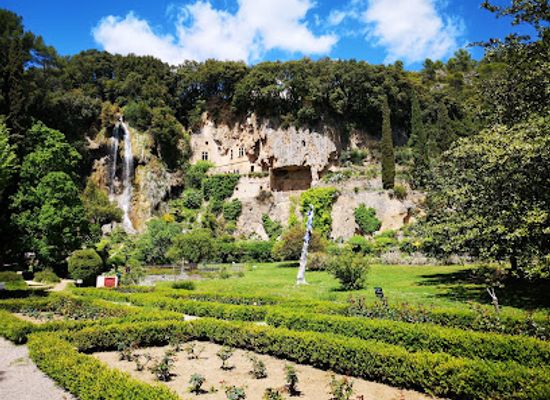 france/provence/landmark/troglodyte-caves-of-villecroze