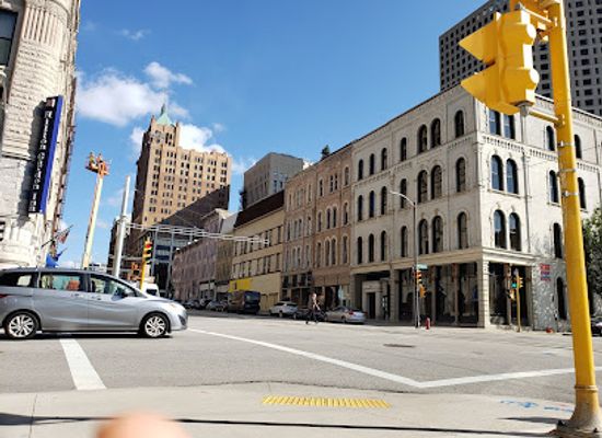 wisconsin/milwaukee/third-ward/landmark/historic-milwaukee-inc-retail-store-city-tours