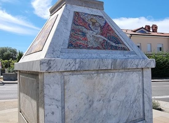 slovenia/portoroz/landmark/znamenje-beli-kriz