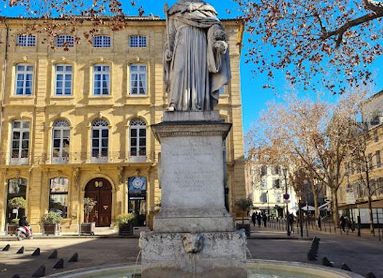 france/aix-en-provence/mazarin-district/landmark/fontaine-du-roi-rene