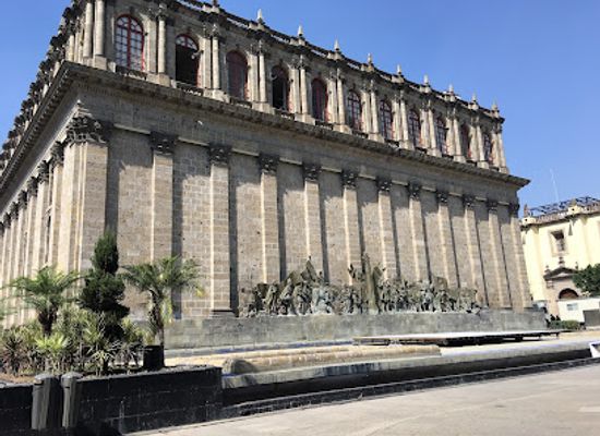 mexico/guadalajara/landmark/plaza-fundadores