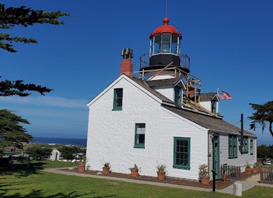 california/monterey/landmark/point-pinos-lighthouse-1855