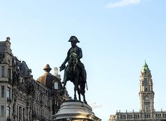 portugal/minho/landmark/praca-da-liberdade