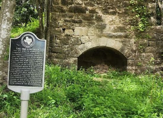 texas/central-texas/landmark/the-lime-kiln