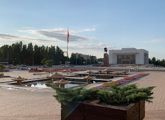 kyrgyzstan/bishkek/landmark/ala-too-square