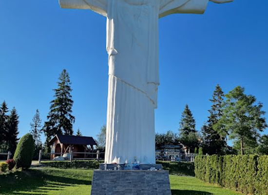 poland/orava/landmark/statue-of-jesus-christ