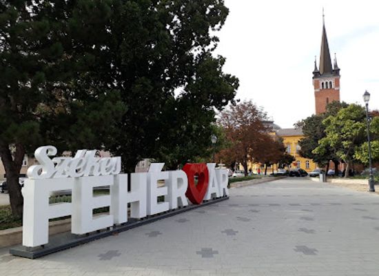 hungary/szekesfehervar/landmark/szekesfehervar-szelfipont