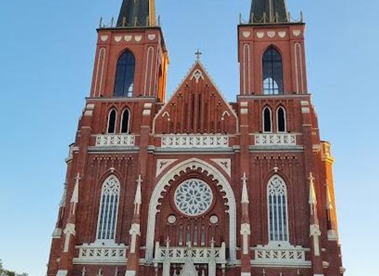 poland/czestochowa/landmark/cathedral-basilica-of-the-holy-family-czestochowa
