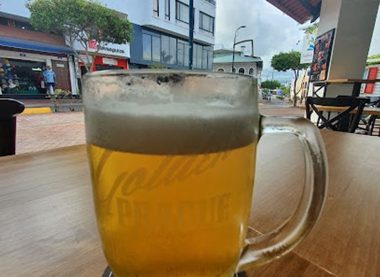 ecuador/puerto-ayora/landmark/golden-prague-pub
