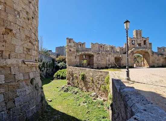 greece/dodecanese/landmark/saint-paul-s-gate