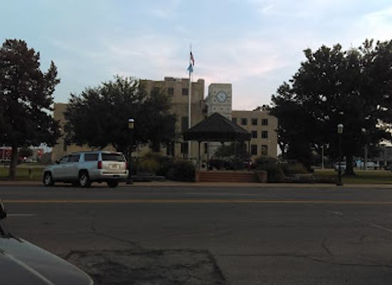 oklahoma/enid/landmark/on-the-sidewalk-bar-grill