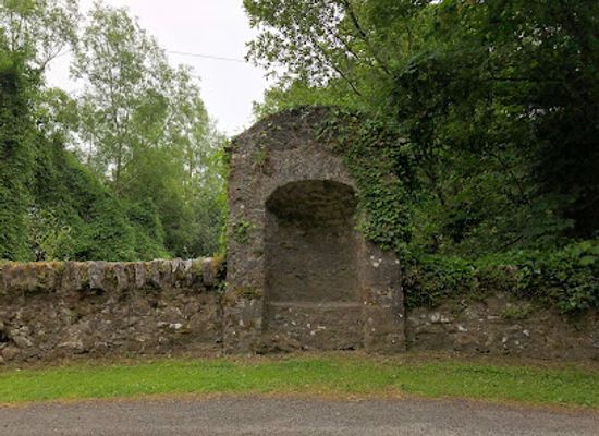 ireland/county-tipperary/landmark/the-mousehouse-toll-bridge