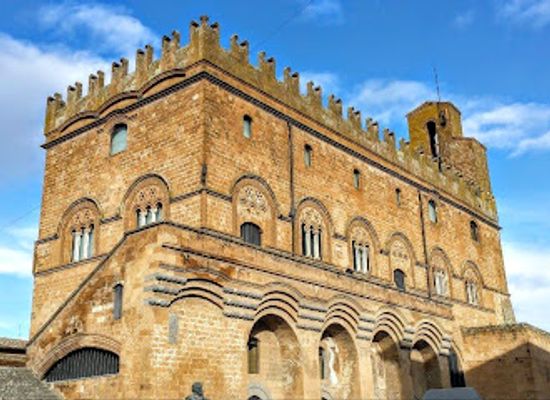 italy/orvieto/landmark/town-hall-of-orvieto